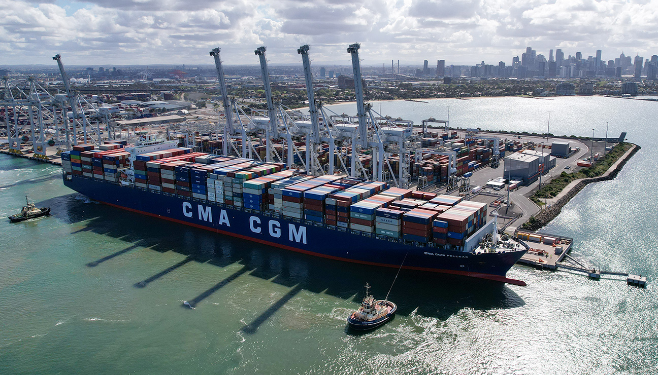 Melbourne’s VICT the largest container vessel ever to dock in