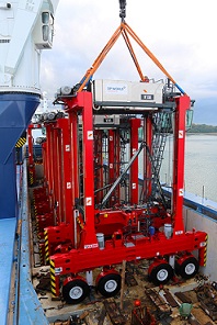 DP World Southampton strengthens container operations fleet and announces plans to order two more super post-panamax quay cranes