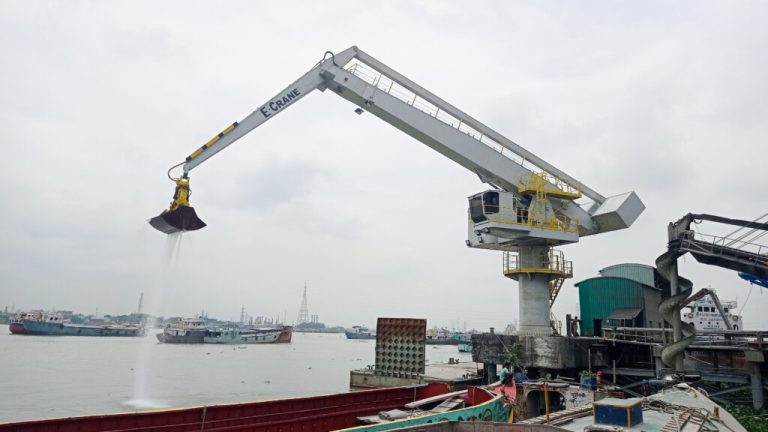 5 New E-Cranes revolutionise raw material handling at Crown Cement in Bangladesh